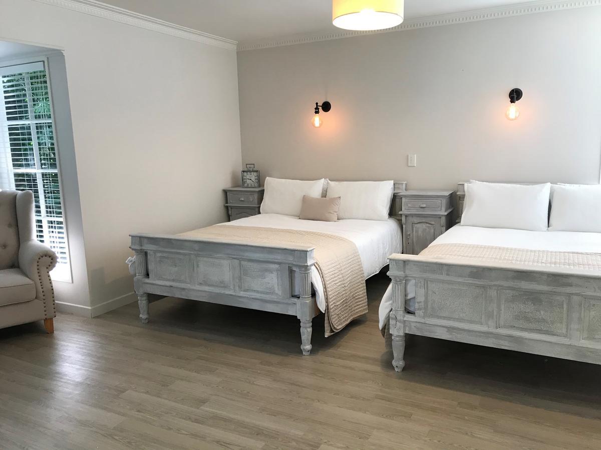 Hugo & Carters Lodge Роторуа Экстерьер фото